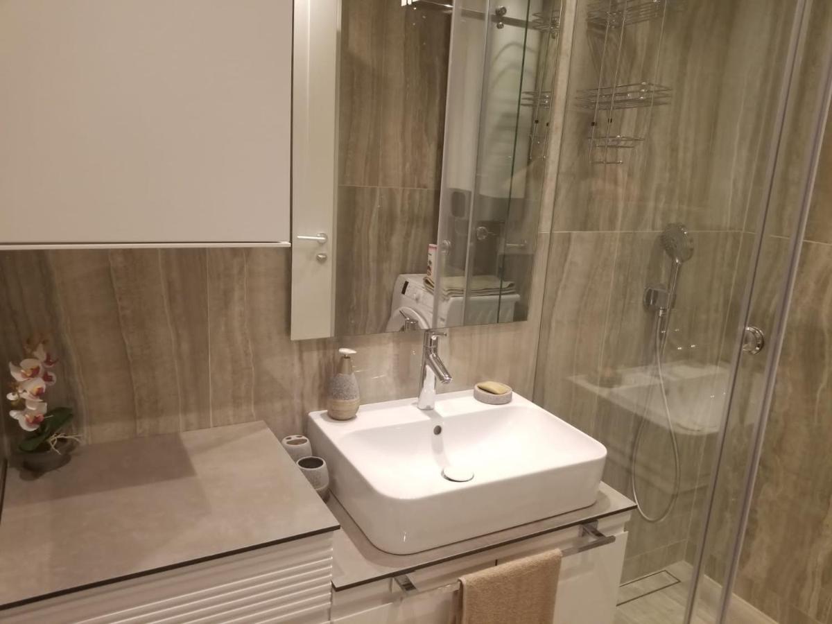 Azura Residence - New Luxury Apartment Белград Екстериор снимка