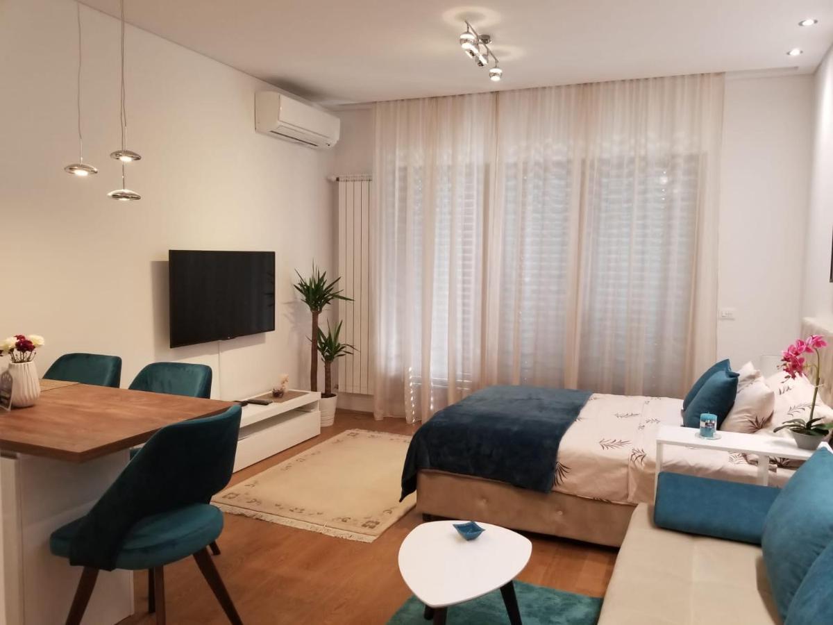 Azura Residence - New Luxury Apartment Белград Екстериор снимка