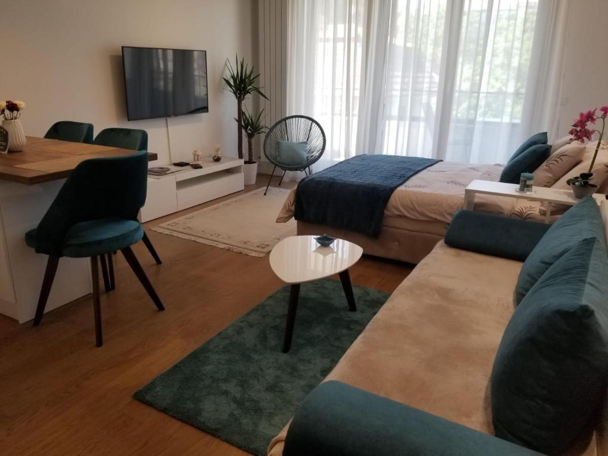 Azura Residence - New Luxury Apartment Белград Екстериор снимка