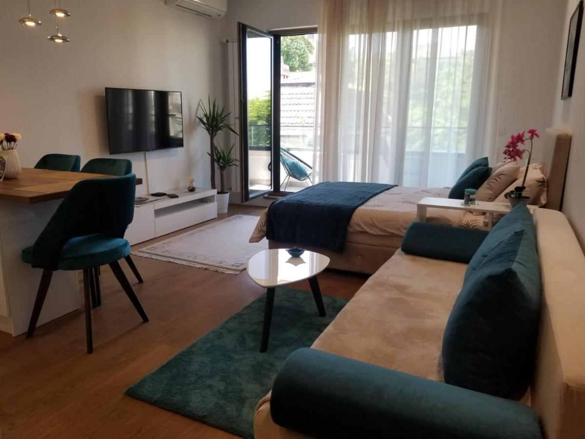 Azura Residence - New Luxury Apartment Белград Екстериор снимка